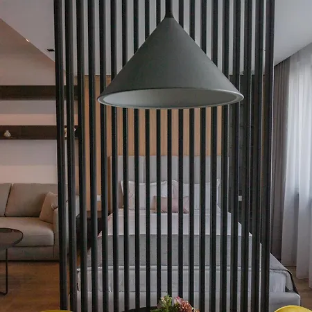 The No 10 Apartment *
