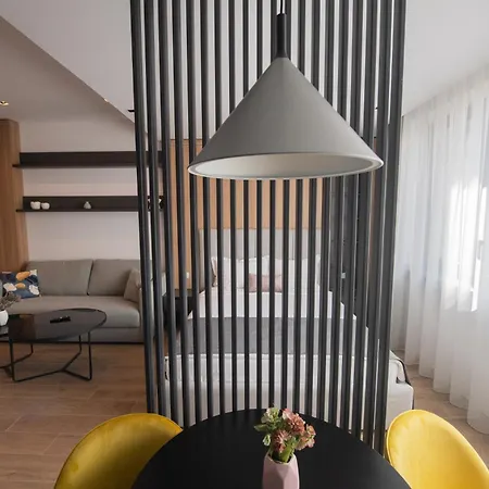 Apartment The No 10 *